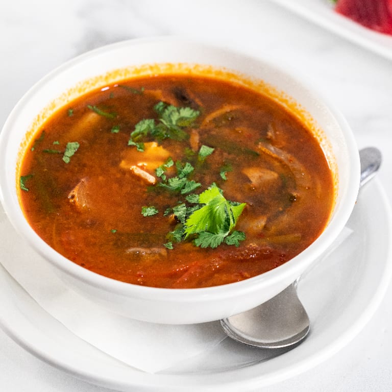 Tom Yum Goong: A Spicy Thai Delight